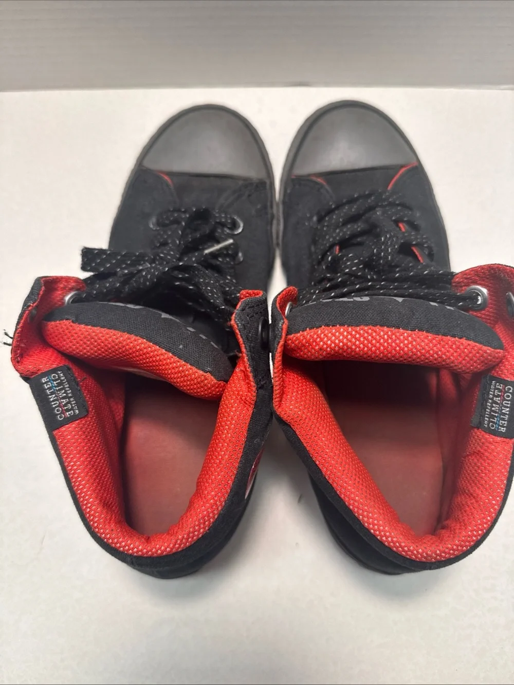 Converse chuck Taylor All Star High Top Sneaker Youth US Size 5 - Black - Red